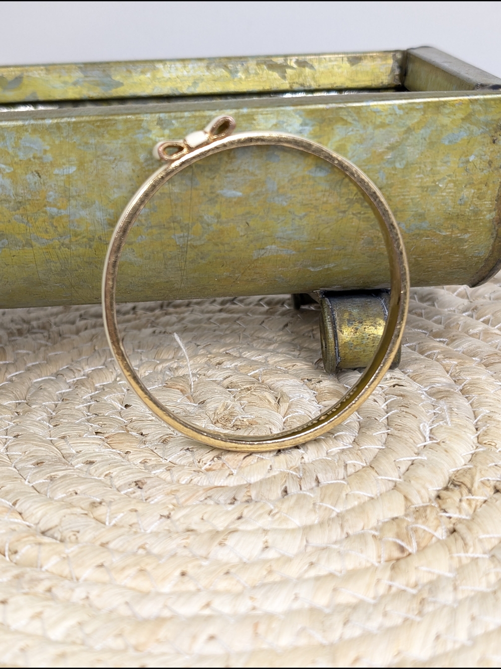 Kate Spade Cream Gold Enamel Bow Bangle Bracelet Romantic Coquettecore - Picture 6 of 13